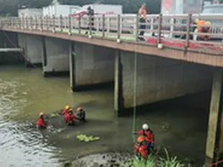 牛に餌を与えるためロープにぶら下がって道を渡った60代...急流に流されて死亡＝韓国