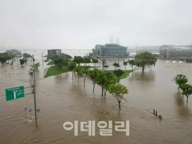「洪水警報にも車両規制はなし」ゴールデンタイムを逃した人災＝韓国（画像提供:wowkorea）