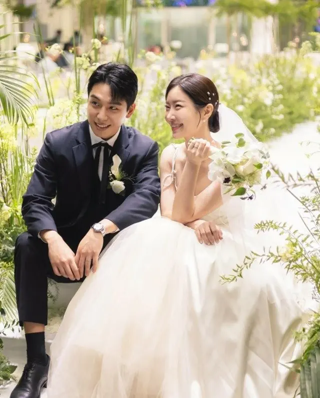 “10歳上”Lady Jane、イム・ヒョンテ（BIGFLO）との映画のような結婚式写真を公開（画像提供:wowkorea）