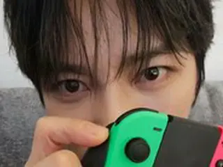 ジェジュン、任天堂を手にゆとりある日常公開…子供のような無邪気な表情