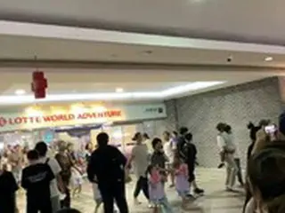 蚕室ロッテデパート1階で火災、約1000人が避難…人命被害なし＝韓国報道