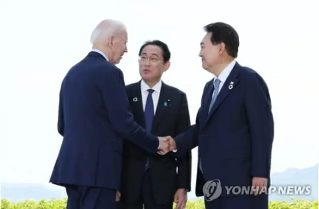 尹大統領、バイデン大統領、岸田首相は今年５月、広島での先進７カ国首脳会議（Ｇ７サミット）を機に首脳会談を開いた（資料写真）＝（聯合ニュース）