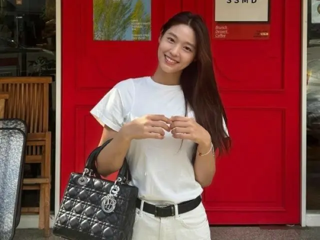 ソリョン（元AOA）、ブランドバッグで完成させたデイリールック…着飾らなくてもまぶしい存在感＝ドラマ「なにもしたくない」で注目演技（画像提供:wowkorea）
