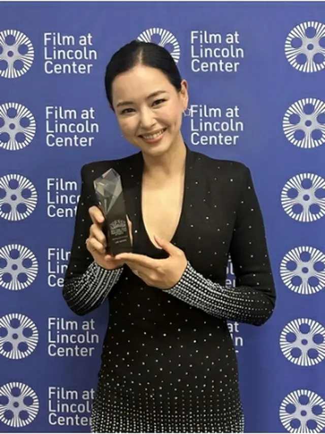 イ・ハニ（所属事務所提供）＝（聯合ニュース）≪転載・転用禁止≫