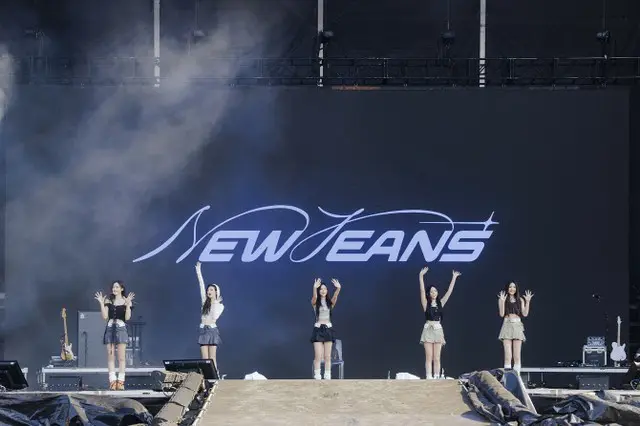 「全曲、合唱の嵐」…「NewJeans」米国ロラパルーザ、7万人観客の前でステージ披露(画像提供:wowkorea)