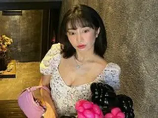 歌手イ・ジフンの14歳年下の妻アヤネさん、やせたスタイルに信じられない優れたグラマー