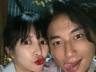 歌手イ・ジフン＆アヤネさん夫婦、ラブラブな超密着自撮り公開…14歳差を感じさせないお似合いぶり