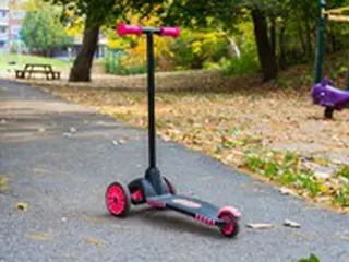キックボードで遊んでいた女の子「うるさい」と銃で撃たれて死亡