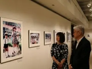 駐日韓国大使　横田めぐみさん写真展を観覧