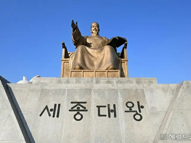 韓国ソウルの光化門広場にある世宗大王の銅像（画像提供:wowkorea）