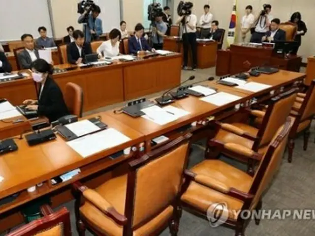 ソウル・梨泰院で発生した雑踏事故の遺族と負傷者への補償に向けた特別法制定を巡り、７月に開かれた国会行政安全委員会の様子＝（聯合ニュース）
