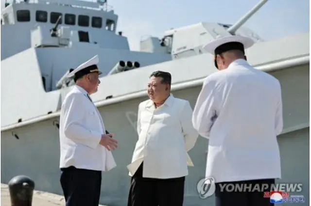 朝鮮中央通信は21日、金正恩国務委員長が海軍東海艦隊を視察し、戦略巡航ミサイルの発射訓練に立ち会ったと伝えた＝（朝鮮中央通信＝聯合ニュース）≪転載・転用禁止≫