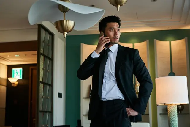 映画「コンフィデンシャル:国際共助捜査」ヒョンビンの場面写真 (C)2022 CJ ENM CO., LTD., JK FILM ALL RIGHTS RESERVED(画像提供:wowkorea)