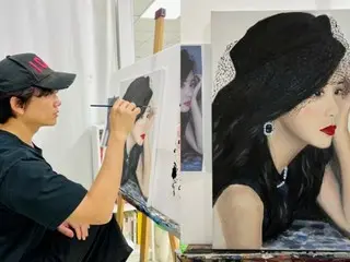 俳優チソン、妻で女優イ・ボヨンの肖像画が初作品“見事な絵の実力”