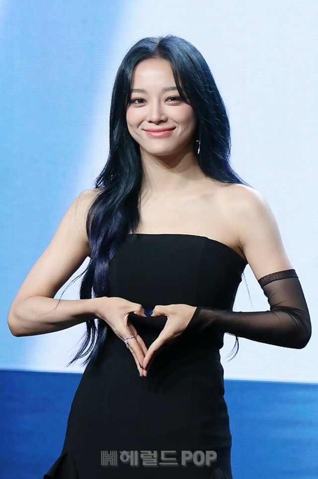 フォト】キム・セジョン（元gugudan）、1stフルアルバム「門