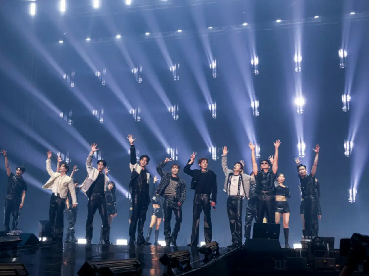 2PM」、15周年ソルウコンサート終了…「ファンがいるのでステージに立つ
