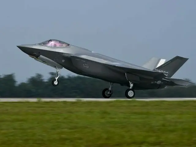 最新鋭ステルス戦闘機Ｆ３５（韓国空軍提供）＝（聯合ニュース）≪転載・転用禁止≫