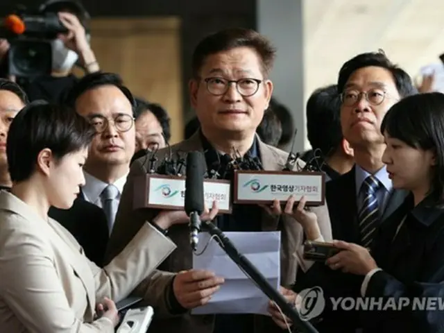 韓国最大野党の違法資金疑惑　前代表の自宅を家宅捜索