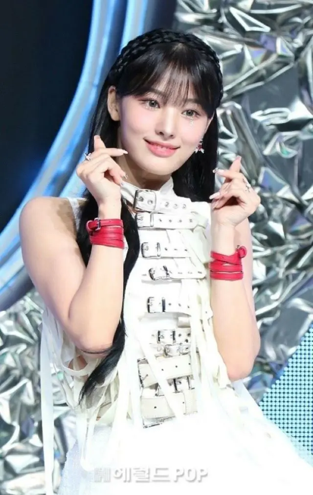 ジニ（元NMIXX）、独立してソロステージ…「グループ脱退は個人の事情、もっと努力して活動する覚悟」＝1stEP発売記念ショーケース