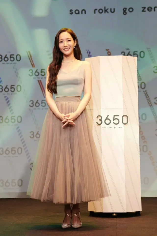 「キム秘書はいったい、なぜ?」主演のパク・ミニョン、『3650 マスカラ』発表会に登場〜“より長くくっきりした目元を作ってくれる”と『3650 マスカラ』を大絶賛〜3