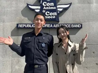 俳優イ・ドヒョン、空軍軍楽隊服務中の近況公開…より一層りりしく