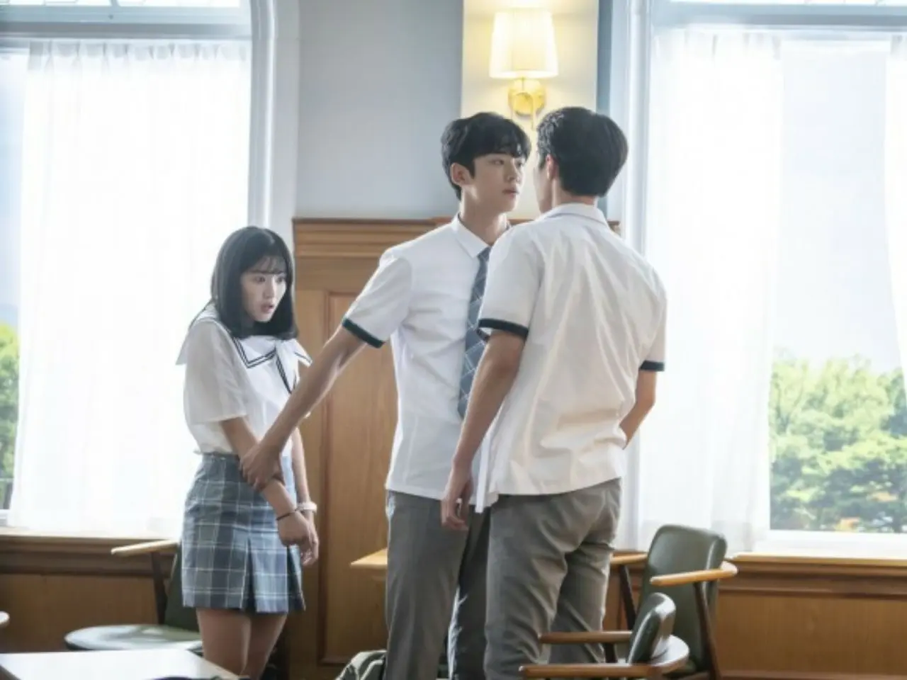 韓国ドラマ　偶然見つけたハル　OST スキズなどK-POP大集合】韓国ドラマ『偶然見つけたハル』の胸