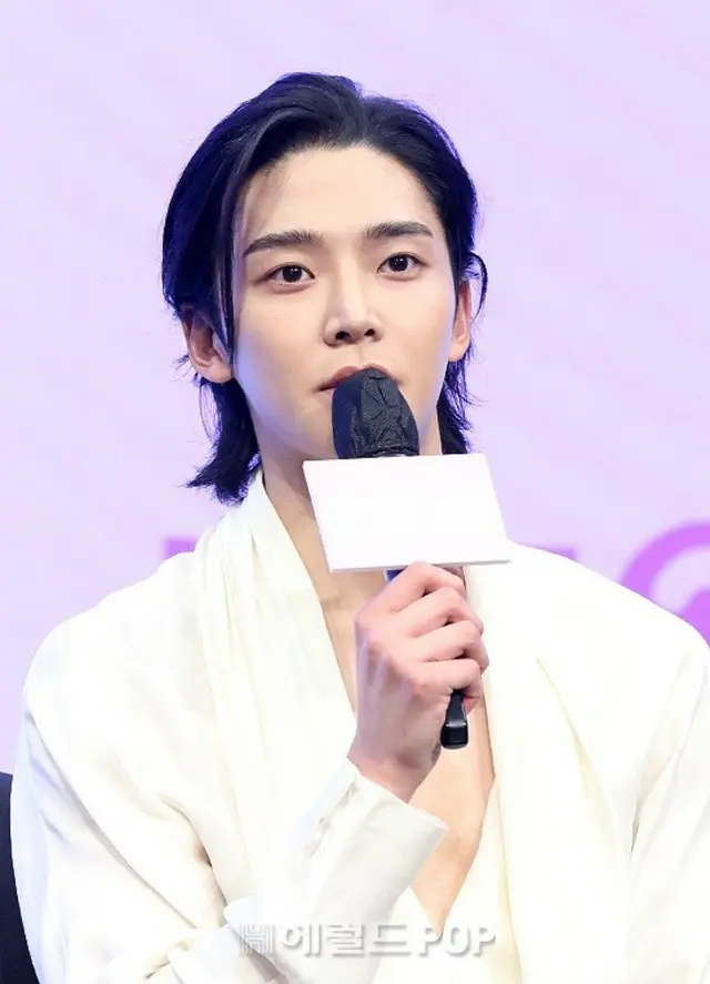 ロウン(SF9)、新月火ドラマ「婚礼大捷」の制作発表会に出席!3