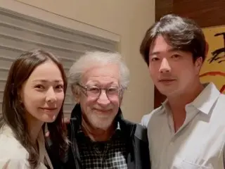 クォン・サンウ＆ソン・テヨン夫妻、スピルバーグ監督との写真公開！