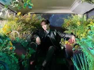 「2PM」イ・ジュノ、植物がいっぱいな空間の中でセクシーからキュートまで
