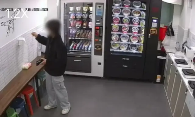 「1500ウォン置いて行きます」…無人店舗のCCTVに映る学生、店主が感動＝韓国