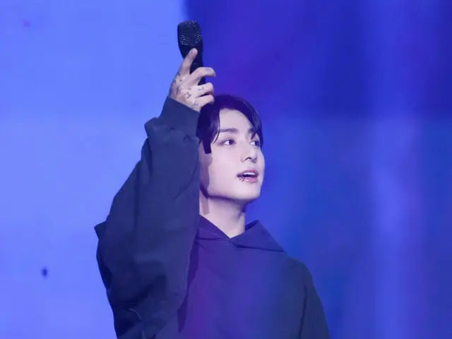 JUNG KOOK、ソロアルバム「GOLDEN」ファンショーケース開催…RMも応援に駆け付ける
