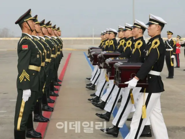 第10回中国軍遺骨伝達式...遺骨25体・遺品335点を中国に引き渡す