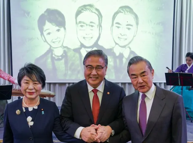 韓国外相「日中韓、同じ船に乗った」…「釜山は3か国をつなぐ北東アジアの中心ハブ都市」