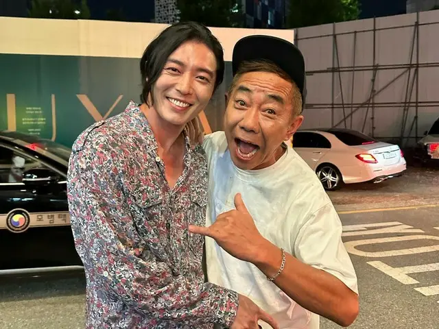 俳優キム・ジェウク、とんねるずの木梨憲武とまるで兄弟のような、ほのぼのショット公開！