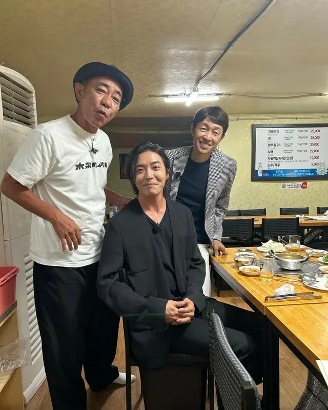 俳優キム・ジェウク、とんねるずの木梨憲武とまるで兄弟のような、ほのぼのショット公開2
