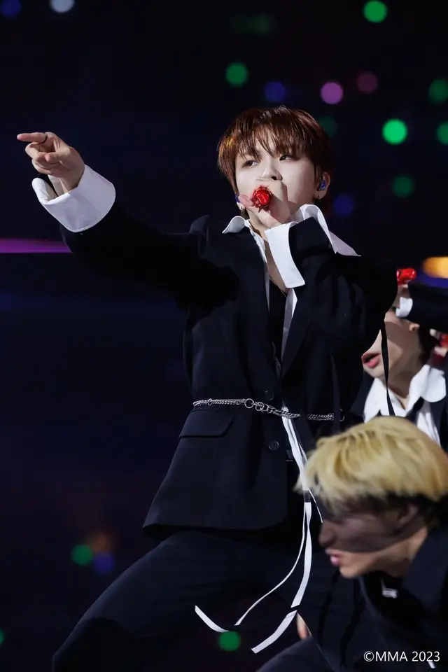 「MMA 2023」でパフォーマンスを見せた「BOYNEXTDOOR」ウンハク