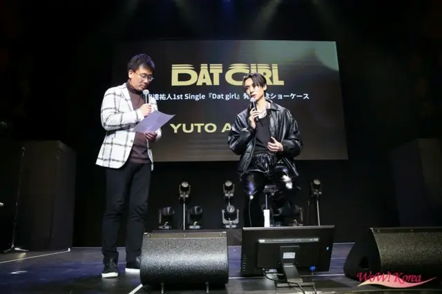 1st Single「Dat girl」発売記念記者会見&ショーケースを開催した安達祐人2
