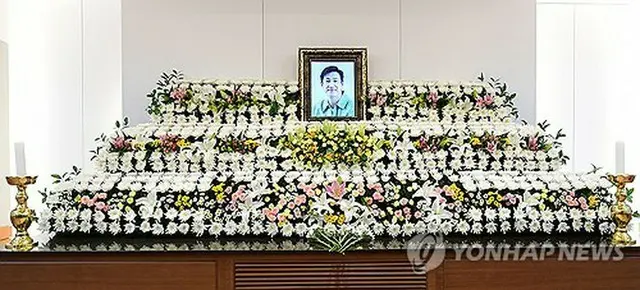 イ・ソンギュンさんの祭壇（写真共同取材団）＝２７日、ソウル（聯合ニュース）