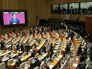 韓国国会　大統領夫人の株価操作疑惑など巡り特別検察官法可決