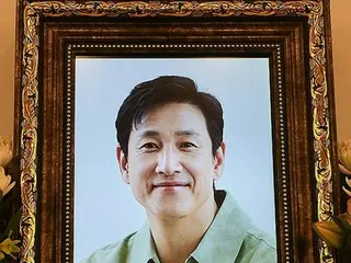 イ・ソンギュンさんの告別式　遺族や俳優仲間が最後の別れ