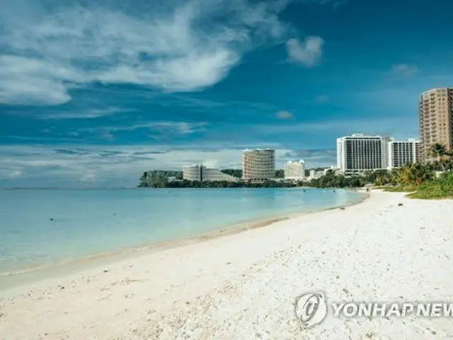 グアムのビーチ（グアム政府観光局提供）＝（聯合ニュース）≪転載・転用禁止≫