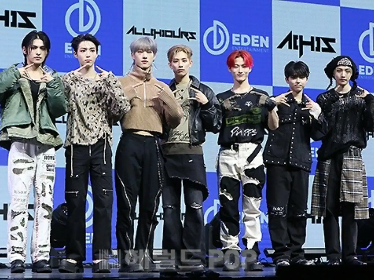 フォト】新人ボーイズグループ「ALL(H)OURS」、1stミニアルバム「ALL