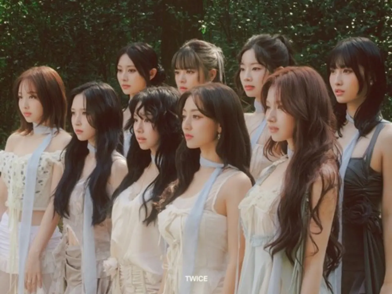 「TWICE」、先行公開シングル「I GOT YOU」団体コンセプトフォトを追加公開 | wowKorea(ワウコリア)