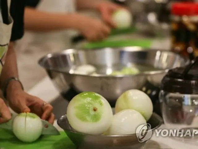 韓国料理のクッキングクラス（資料写真）＝（聯合ニュース）