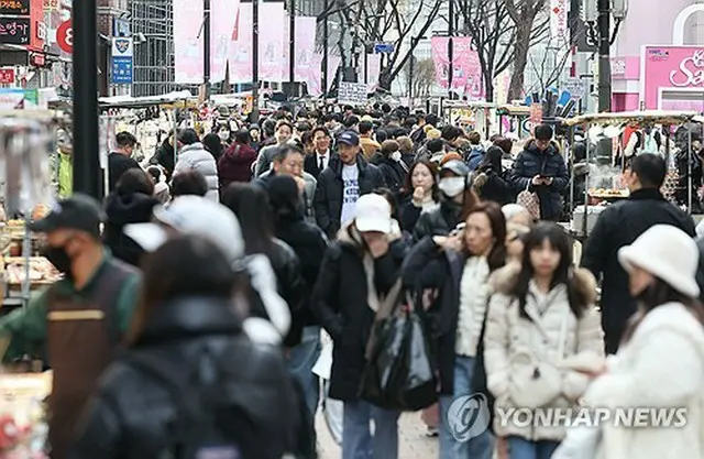 外国人も多く訪れるソウル市内の繁華街、明洞（資料写真）＝（聯合ニュース）