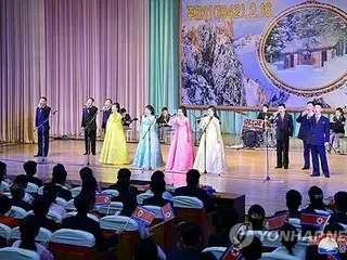 金正日総書記の生誕祝う宴会や公演が次々　北メディア伝える
