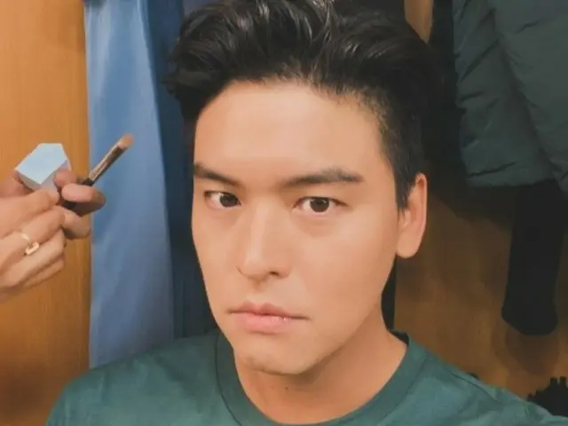俳優イ・ジャンウ、ほっそりした顔？