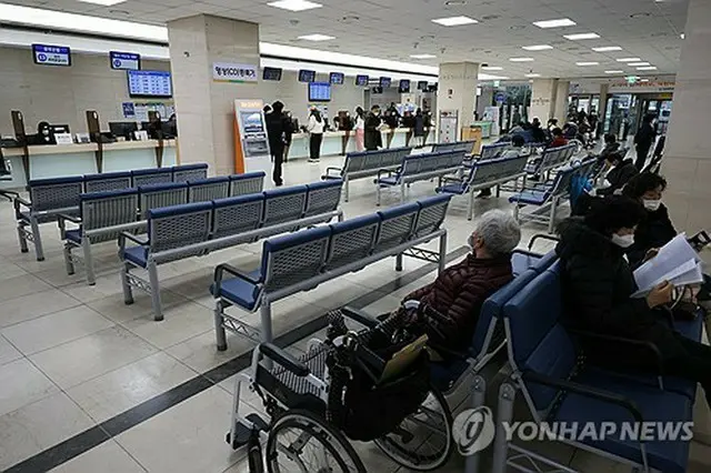 南西部・光州市内の大学病院の待合室＝（聯合ニュース）