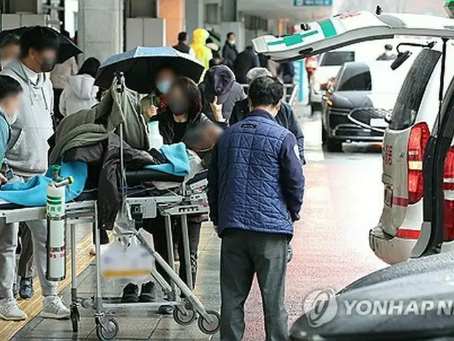 専攻医の職場離脱により、入院患者が転院を余儀なくされるなど患者への影響が広がっている（資料写真）＝（聯合ニュース）