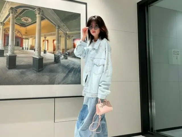 女優ハン・ヒョジュ、デニムファッションも似合う…日常が広告写真